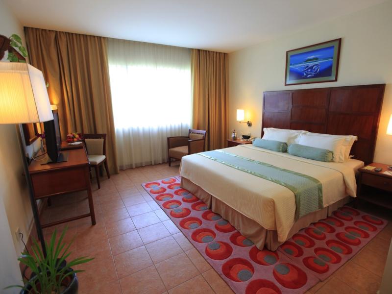 Hulhule Island Hotel