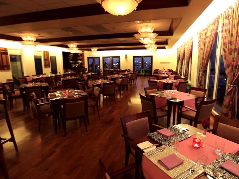 Hulhule Island Hotel