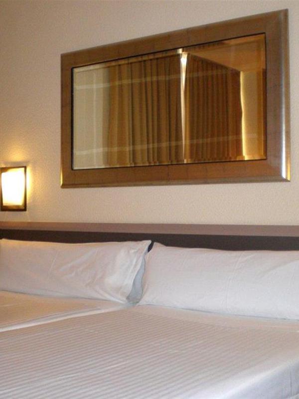 Barcelona Atiram Hotel