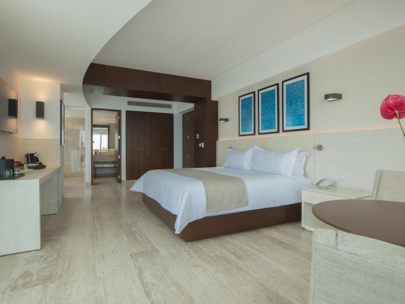 Reflect Krystal Grand Cancun