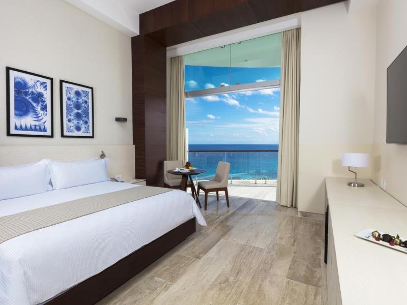 Reflect Krystal Grand Cancun