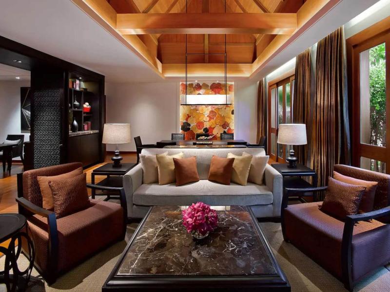 Hyatt Regency Hua Hin & The Barai