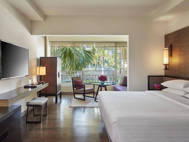 Hyatt Regency Hua Hin & The Barai