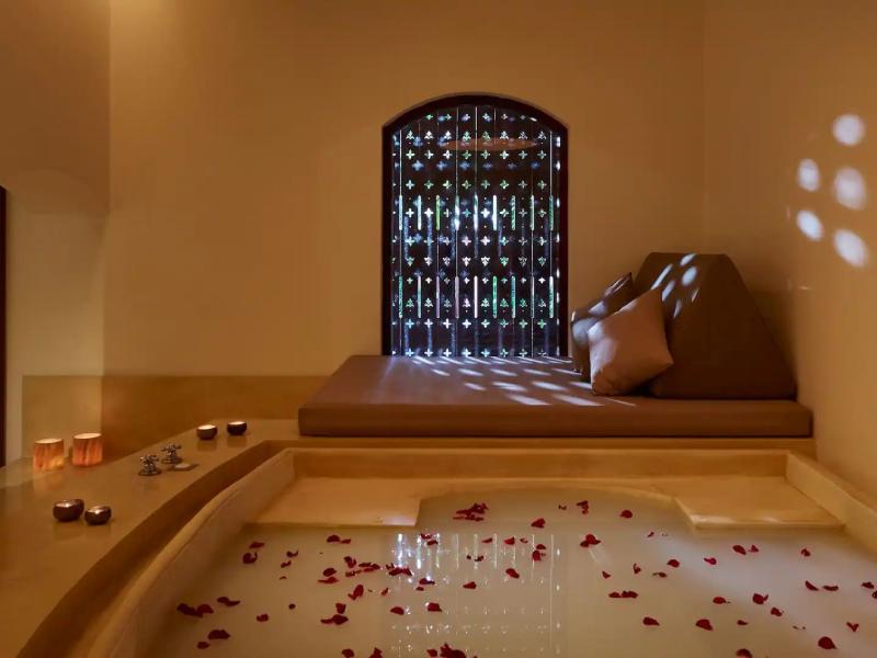 Hyatt Regency Hua Hin & The Barai