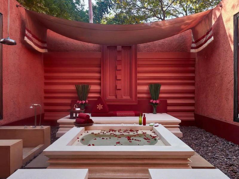 Hyatt Regency Hua Hin & The Barai