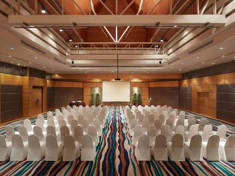 Hyatt Regency Hua Hin & The Barai