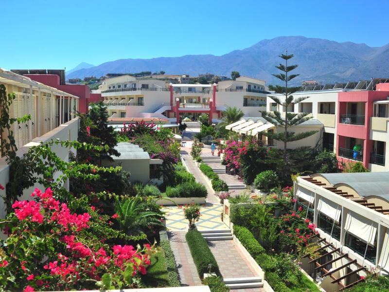 Hydramis Palace Beach Resort