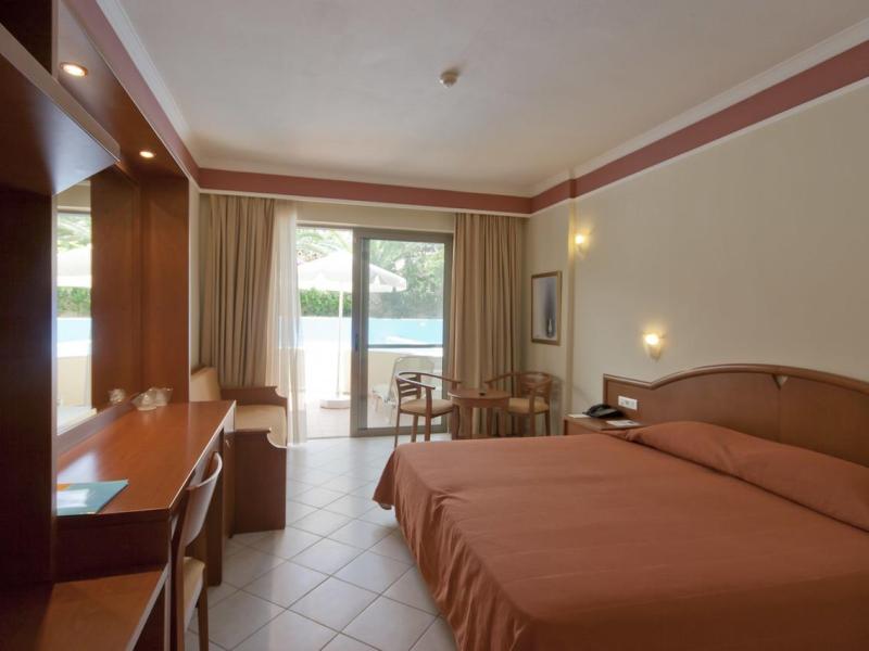 Hydramis Palace Beach Resort