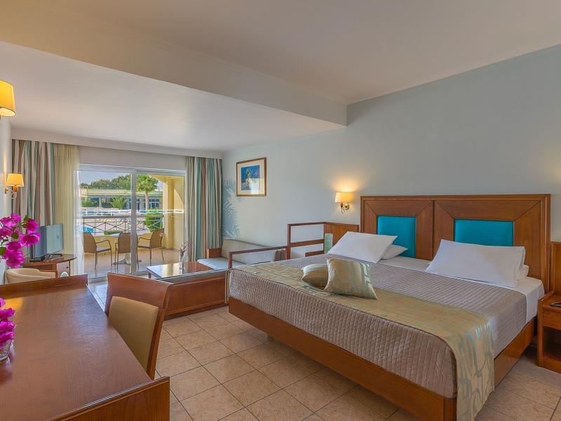 Kipriotis Maris Suites