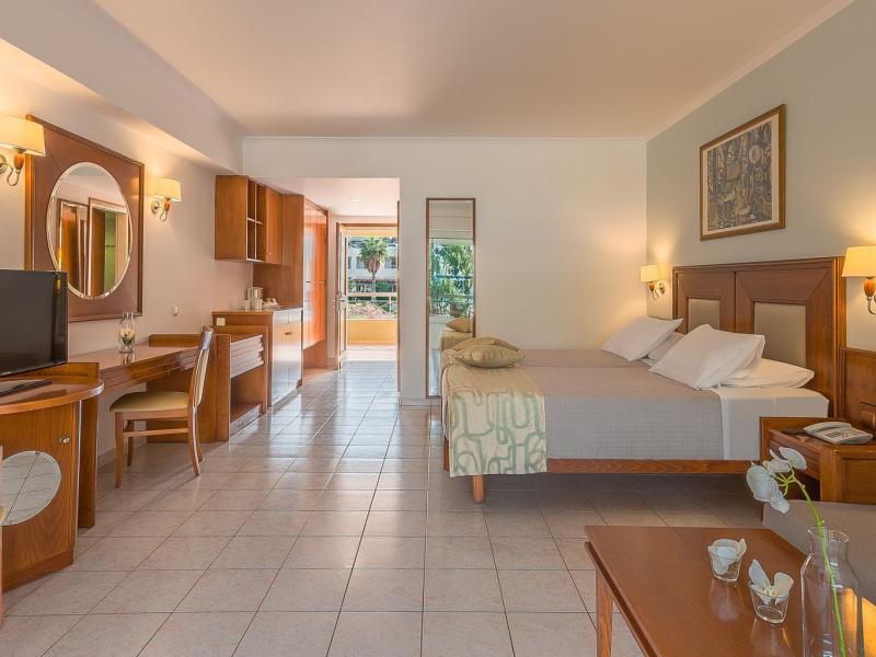 Kipriotis Maris Suites