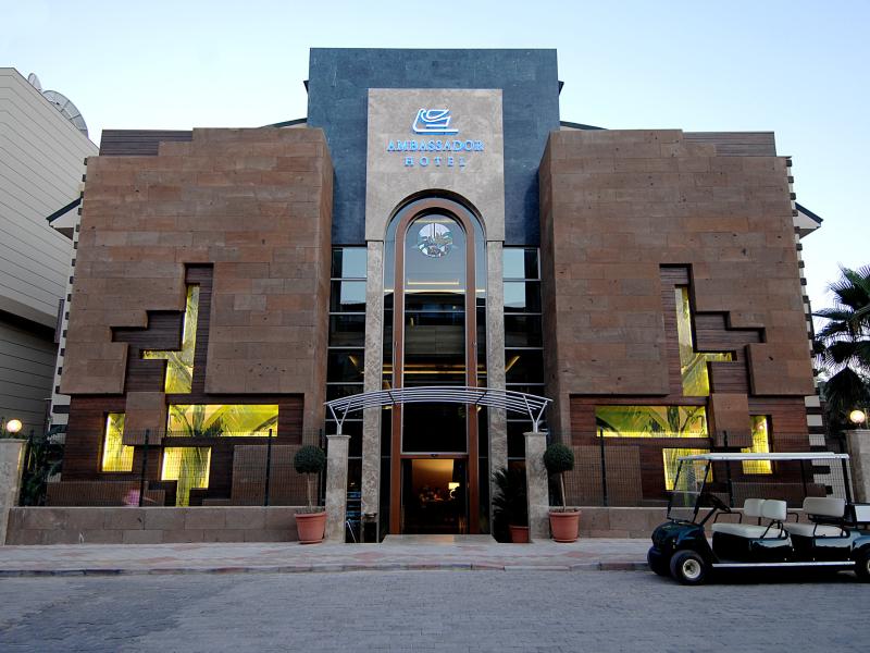 Ambassador Hotel Plaza