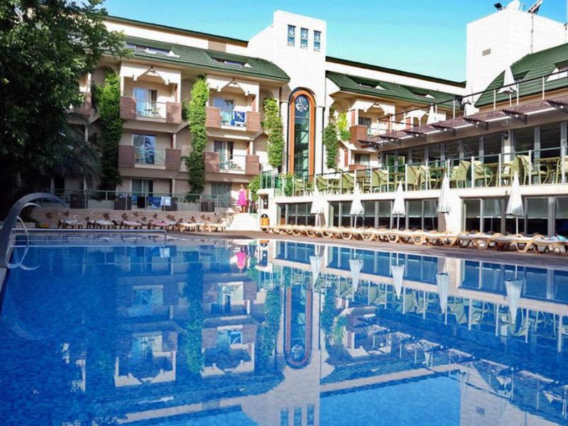 Ambassador Hotel Plaza