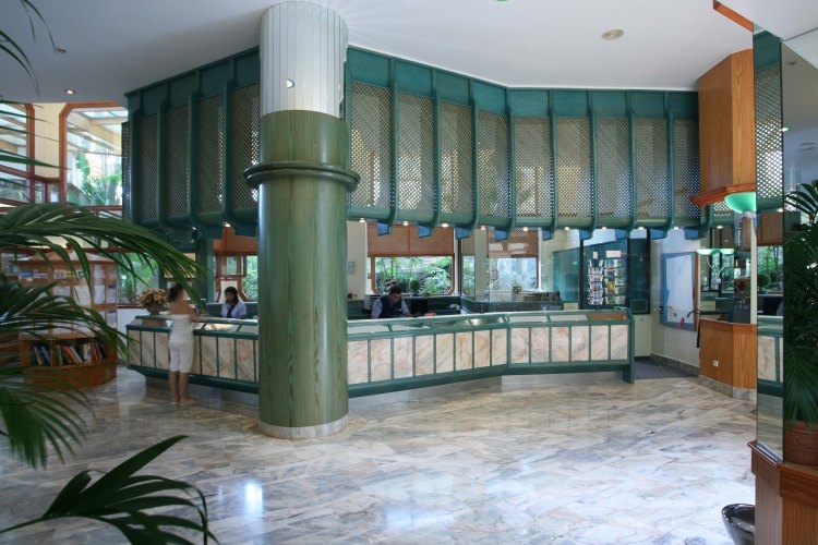 Corallium Beach by Lopesan Hotels