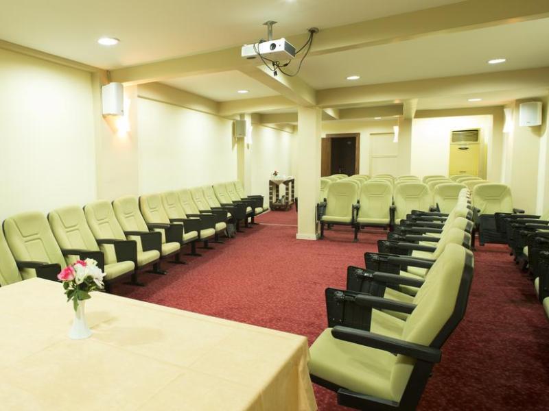Ilkbal Deluxe Hotel