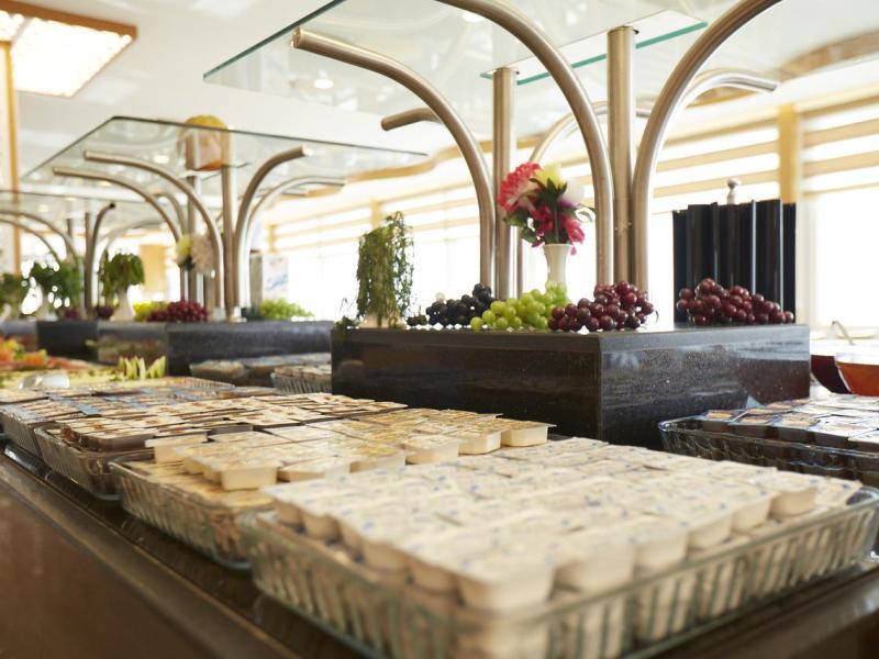 Ilkbal Deluxe Hotel