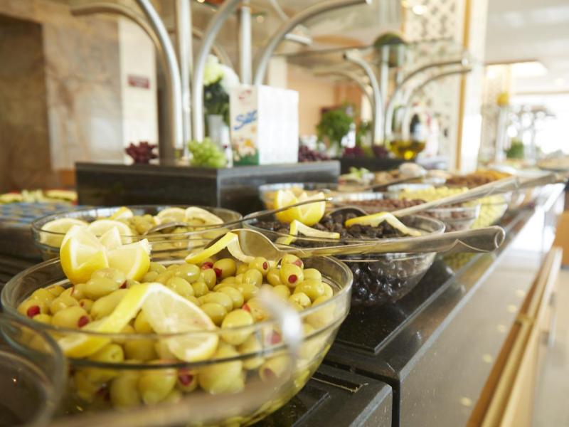 Ilkbal Deluxe Hotel
