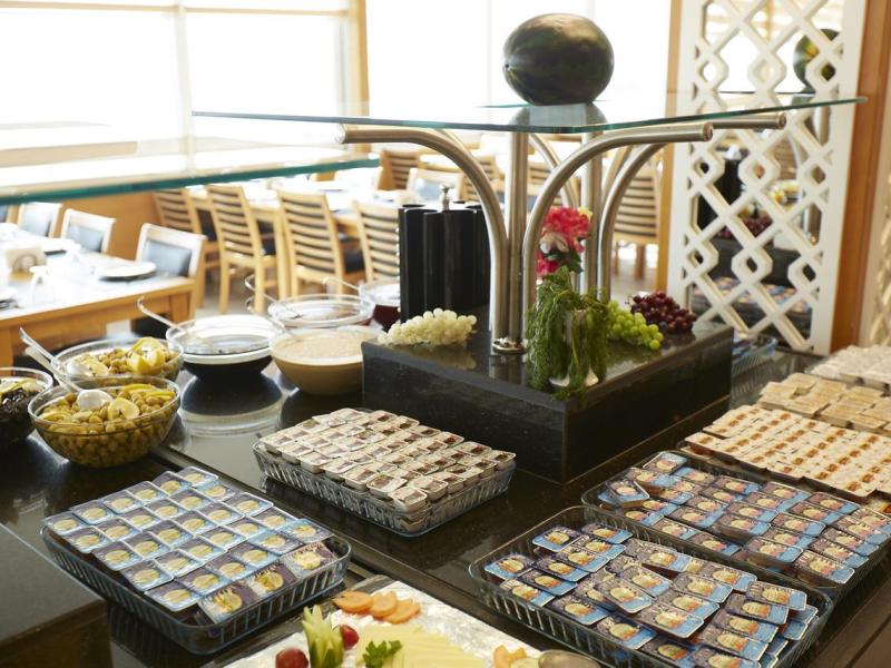 Ilkbal Deluxe Hotel