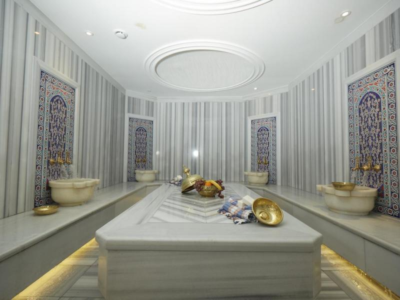 Ilkbal Deluxe Hotel