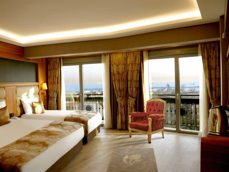 Ilkbal Deluxe Hotel