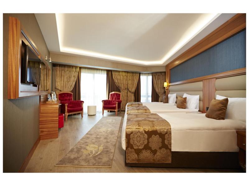 Ilkbal Deluxe Hotel