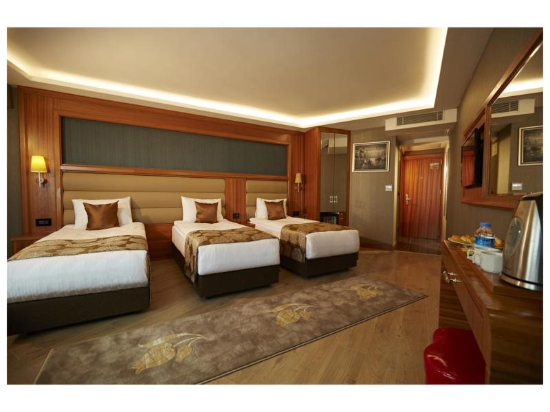 Ilkbal Deluxe Hotel
