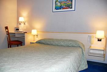 Best Western Le 18 Paris