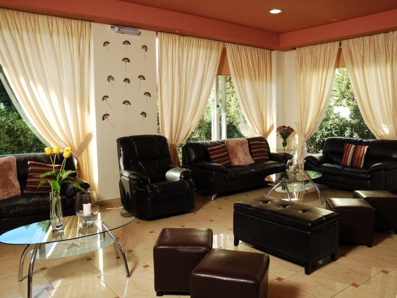 Ilion Hotel