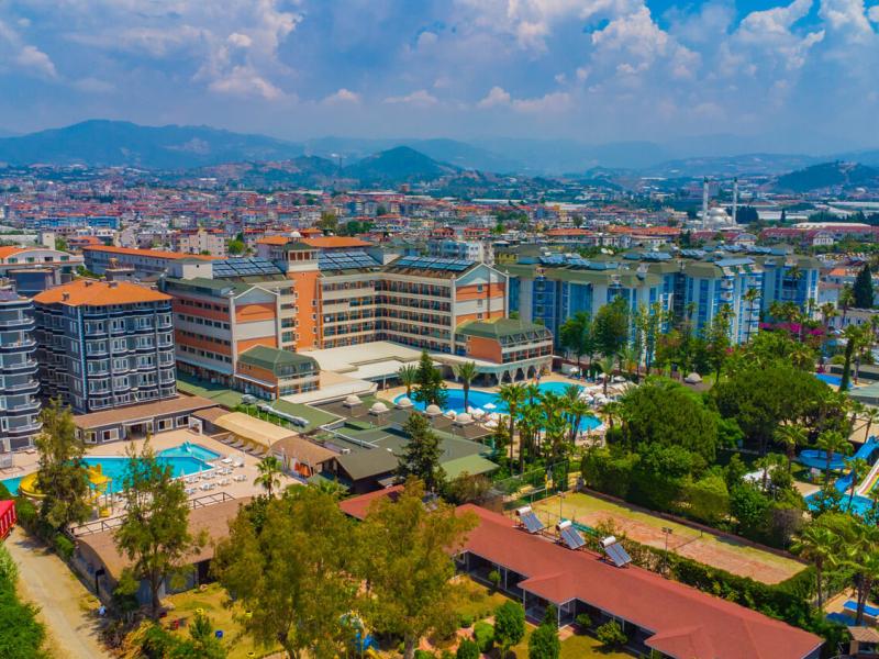 Clover Magic Garden Beach