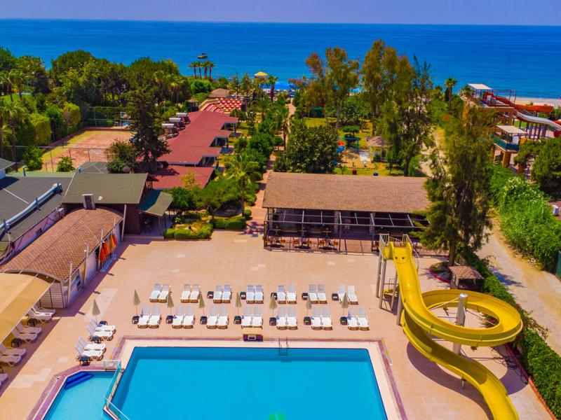 Clover Magic Garden Beach