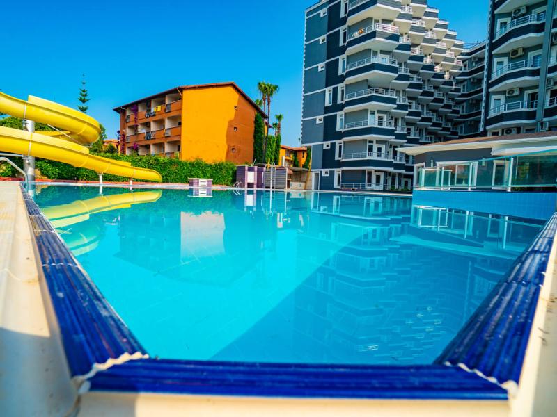 Clover Magic Garden Beach