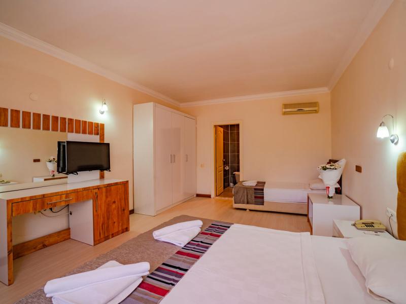 Clover Magic Garden Beach