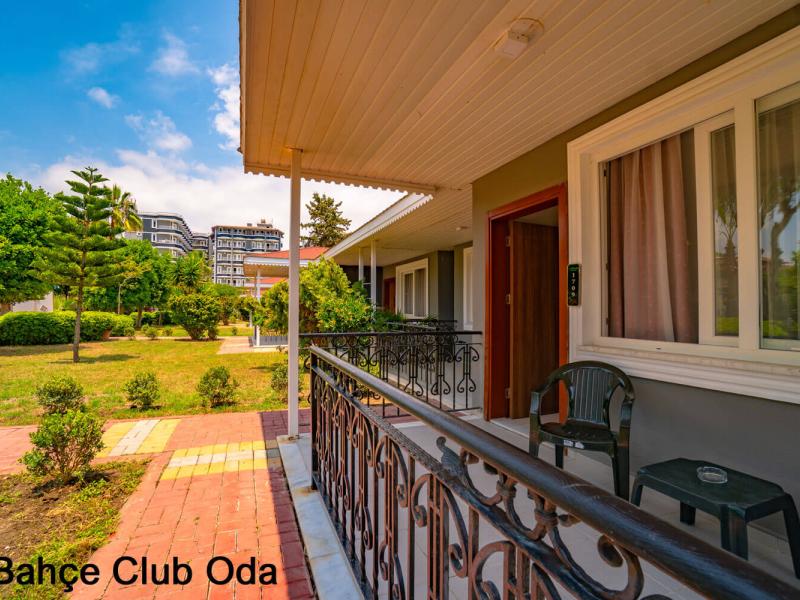 Clover Magic Garden Beach