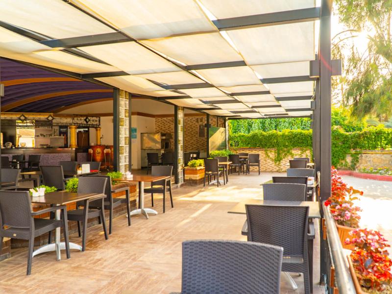 Clover Magic Garden Beach