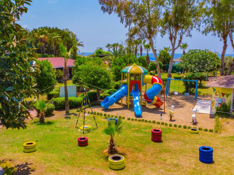 Clover Magic Garden Beach