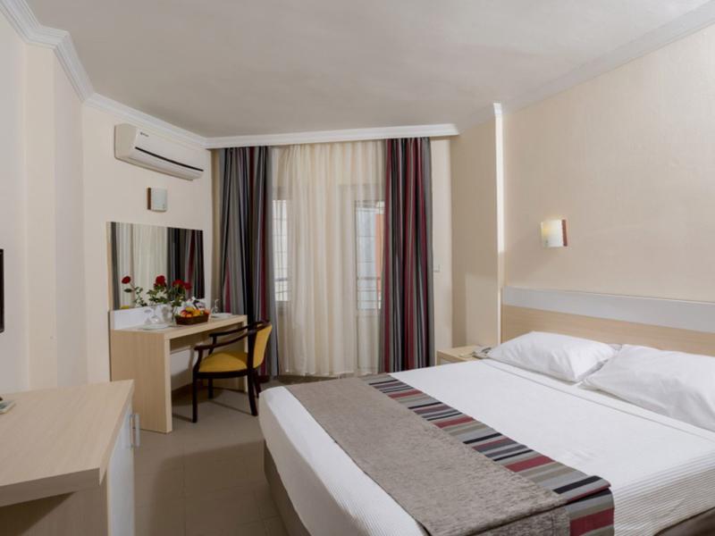 Clover Magic Garden Beach