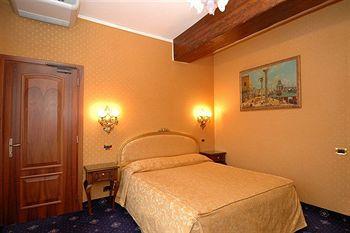 Hotel American Dinesen