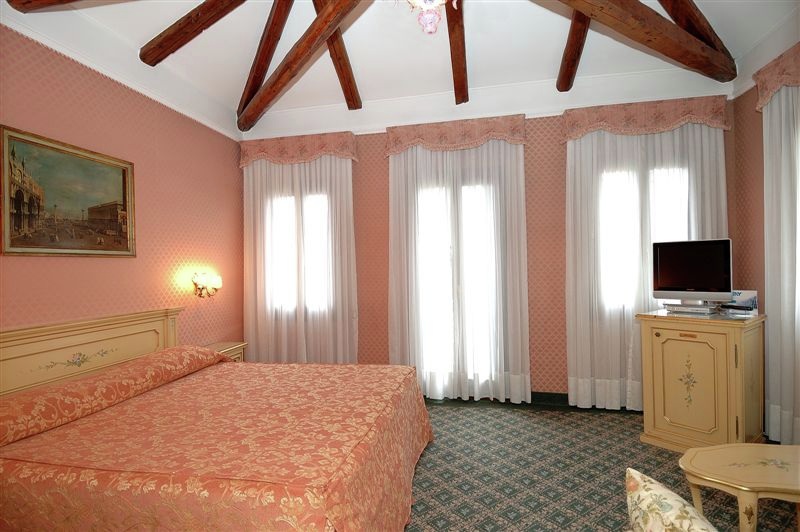 Hotel American Dinesen