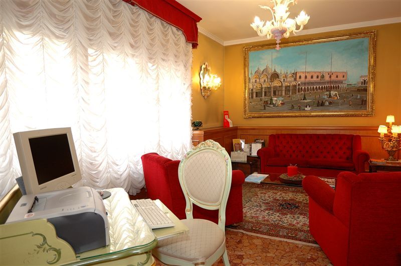 Hotel American Dinesen