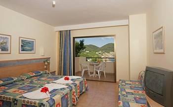 Invisa Hotel Cala Verde