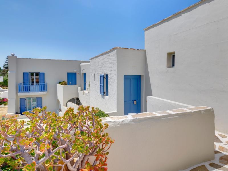 Iria Beach ART Hotel