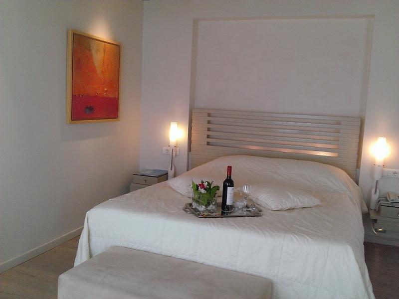 Iria Beach ART Hotel