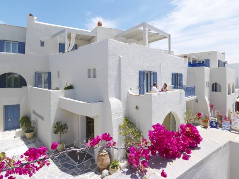 Iria Beach ART Hotel