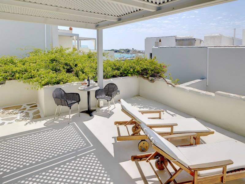 Iria Beach ART Hotel