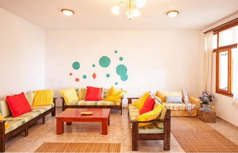 Irida Rooms & Suites