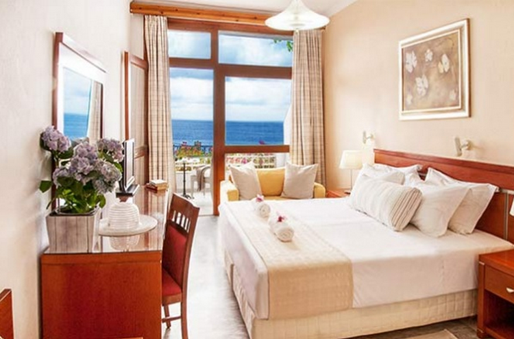 Irida Rooms & Suites