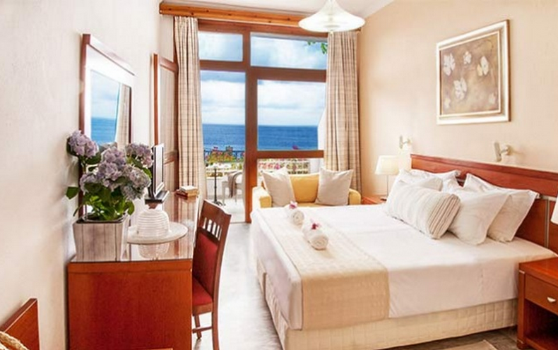 Irida Rooms & Suites