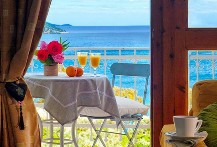 Irida Rooms & Suites