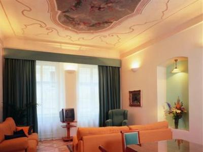 The Iron Gate Hotel & Suite