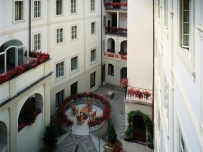The Iron Gate Hotel & Suite