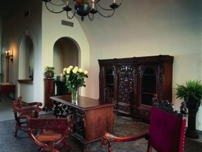 The Iron Gate Hotel & Suite